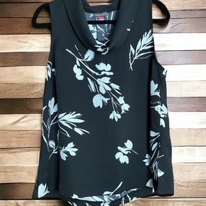 Vince Camuto Size M Black & White Floral Cowl Neck Blouse